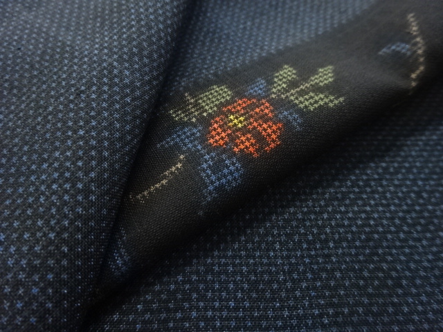  枝花模様織出し本場泥大島紬着物（5マルキ）